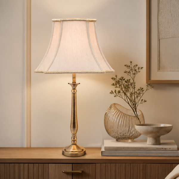 LLT Flute Ab Deluxe Table Lamp with antique brass base